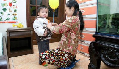 Quận 7 cần người chăm bé 1 tháng, lương 10 triệu - Gọi 0902.967.397