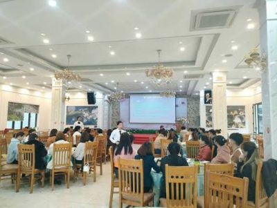Phụ quán phở tại Bình Thạnh lương 10 triệu - cô/chị làm được không? - Gọi 0901.018.026